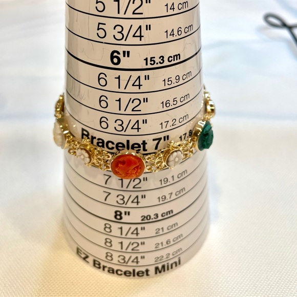 Estate Victorian Revival 14K Gold Carved Shell Cameo Filigree Floral Bracelet - Picture 11 of 11